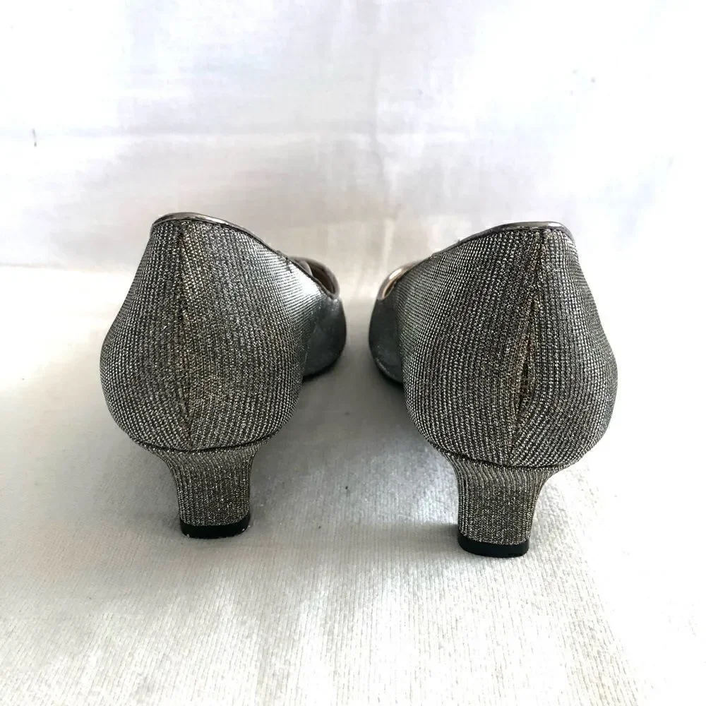 J.Renee Idenah womens pointed toe pump size 9M